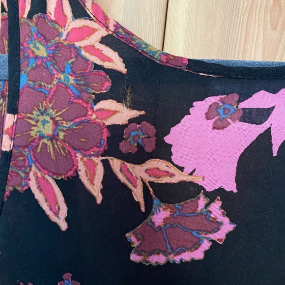 •INTIMATELY FREE PEOPLE- TRAPEZE SLIP• - Picture 4 of 4